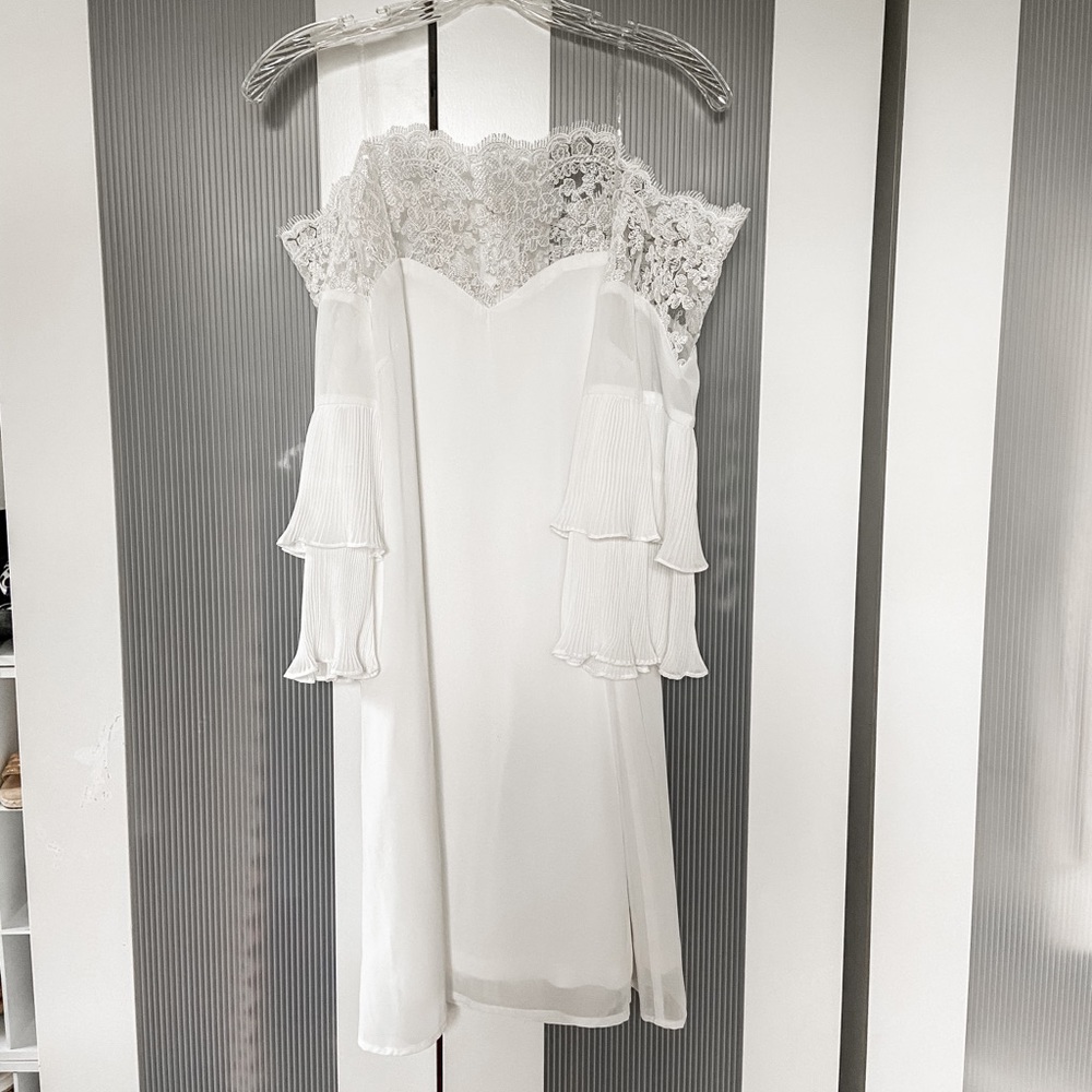 Soiéblu white ruffle sleeve dress with lace trim